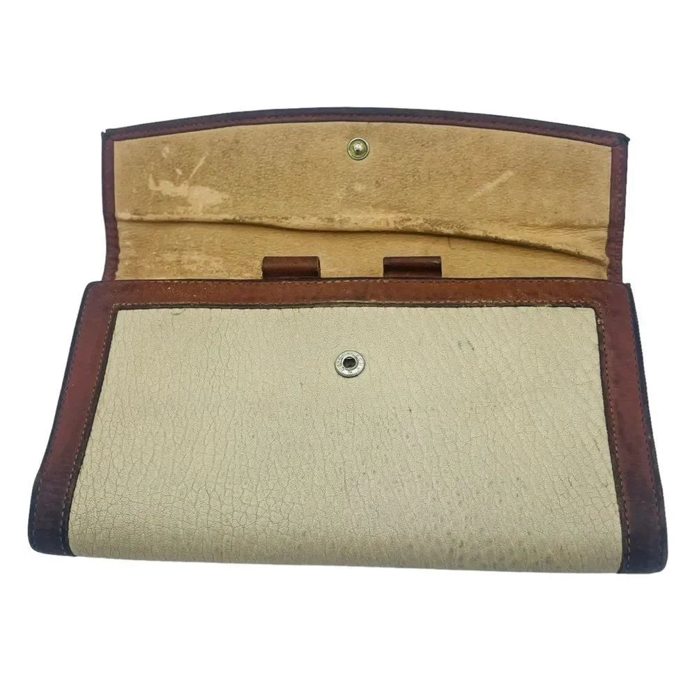 VINTAGE Dooney & Bourke Pebbled Ivory Leather With Tan Trim Classic Wallet Duck